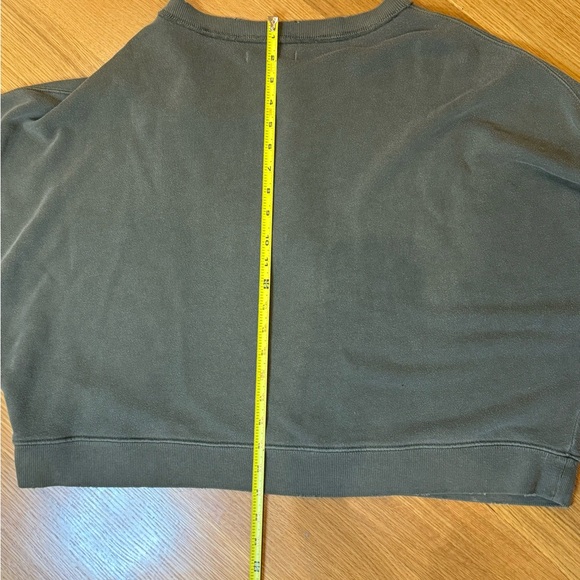 We The Free Olive Green Sweatshirt Size Medium Oversized Grunge, Cozy, Preppy - Picture 6 of 6